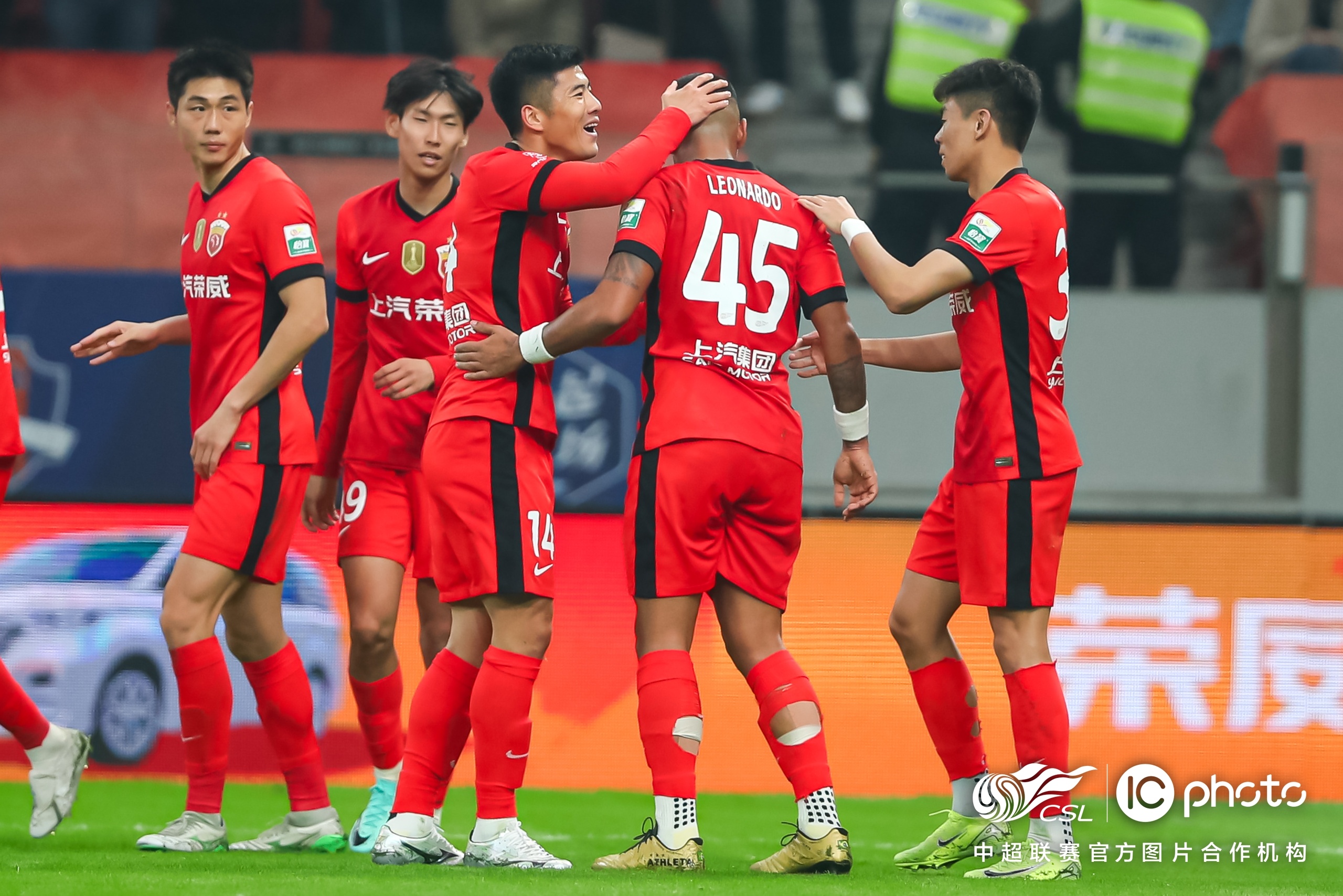 关于集结日葡超传出新动向，斯图加特豪取连胜，管理层表态——悬念犹存，心理建设被强调的信息-爱游戏官网